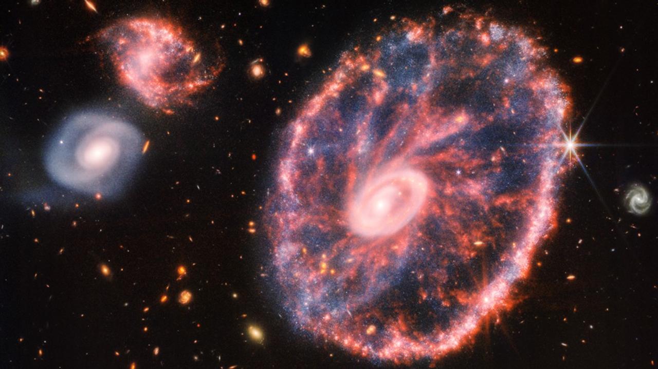 5億光年かなたの銀河の画像が届きました。語彙力消える美しさ…